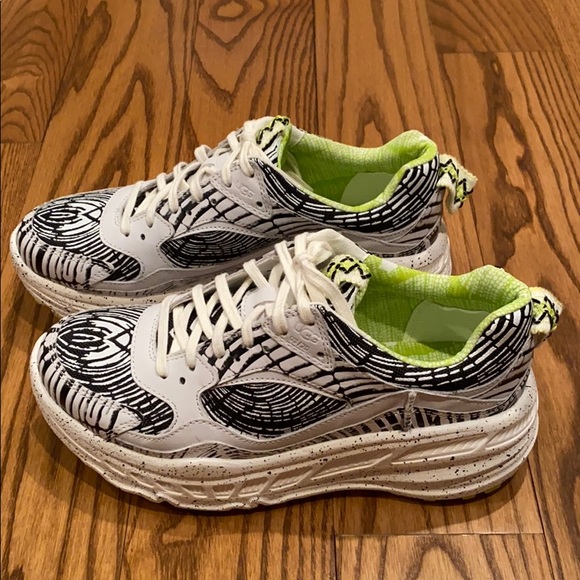 UGG limited edition sneakers - Picture 3 of 5